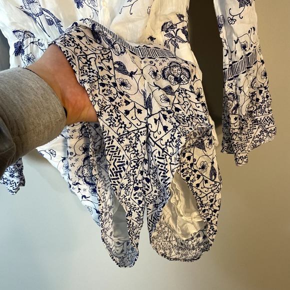 REVOLVE The Jestset Diaries Zulu Romper in Blue & White Floral Size XS - Picture 10 of 16